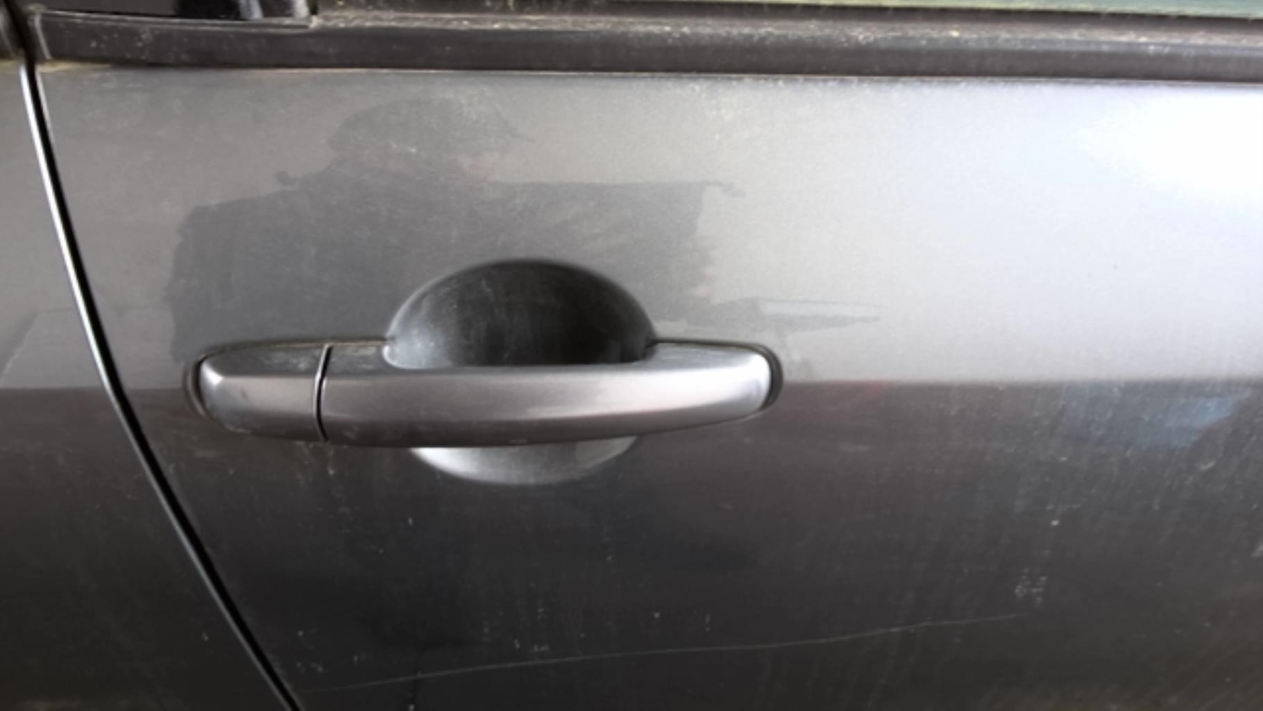 Maniglia portiera anteriore destra SUZUKI SWIFT 3 Diésel - 1