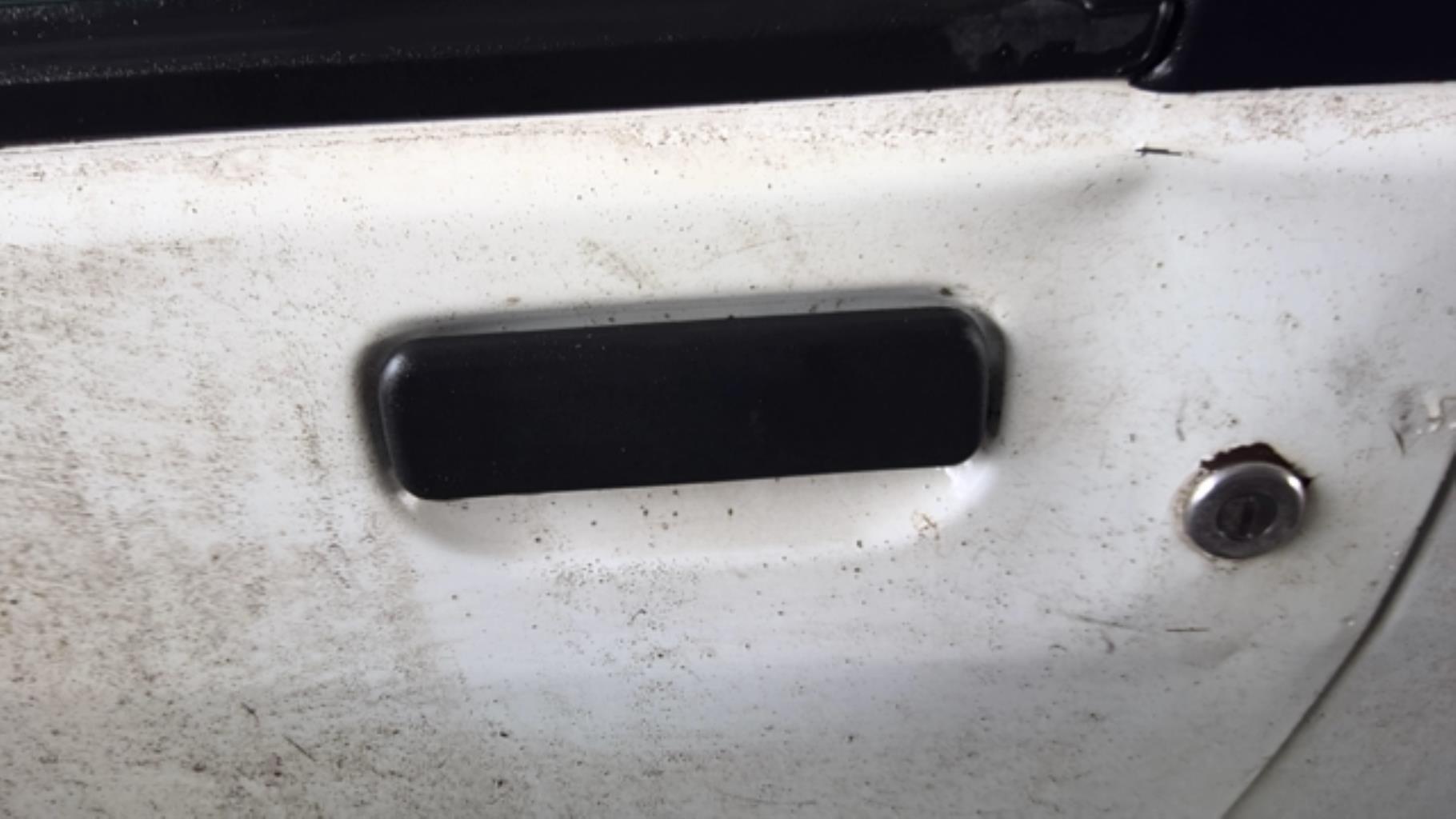Maniglia portiera anteriore sinistra RENAULT CLIO 1 PHASE 2 Diésel - 1