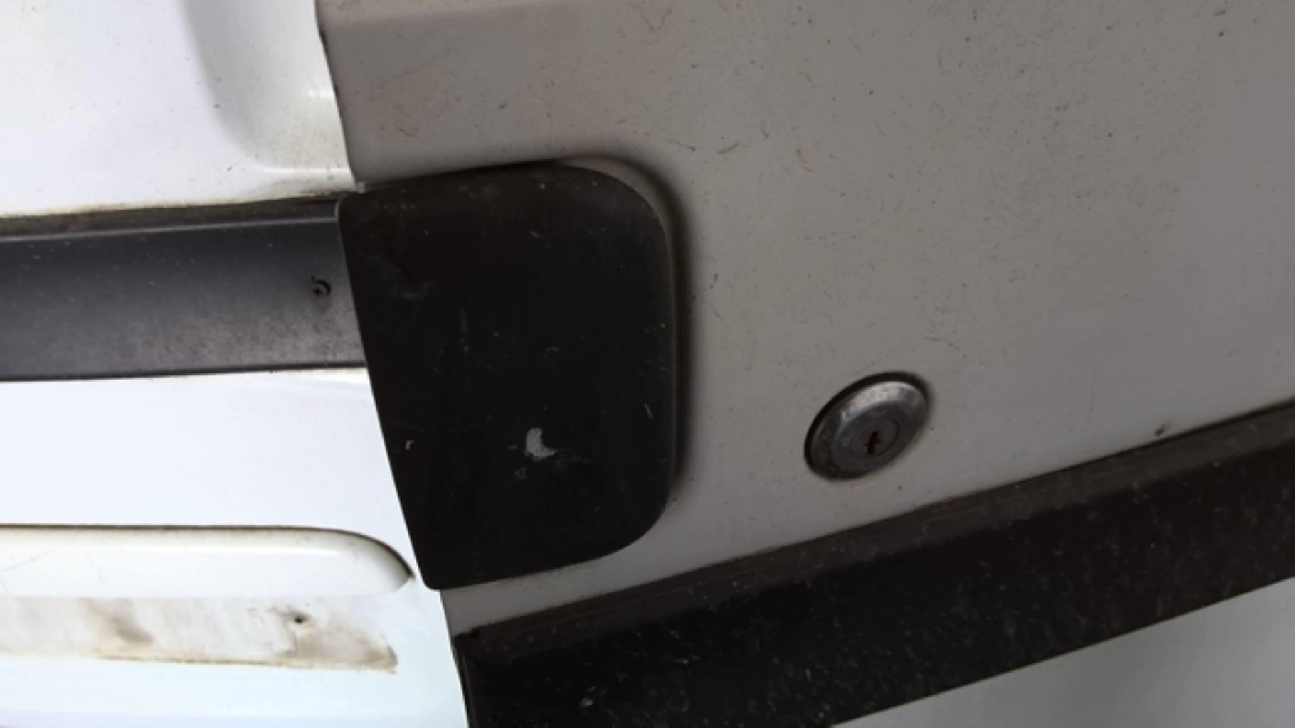 Maniglia porta bagagliaio sinistra CITROEN BERLINGO 1 PHASE 1 Diésel - 1