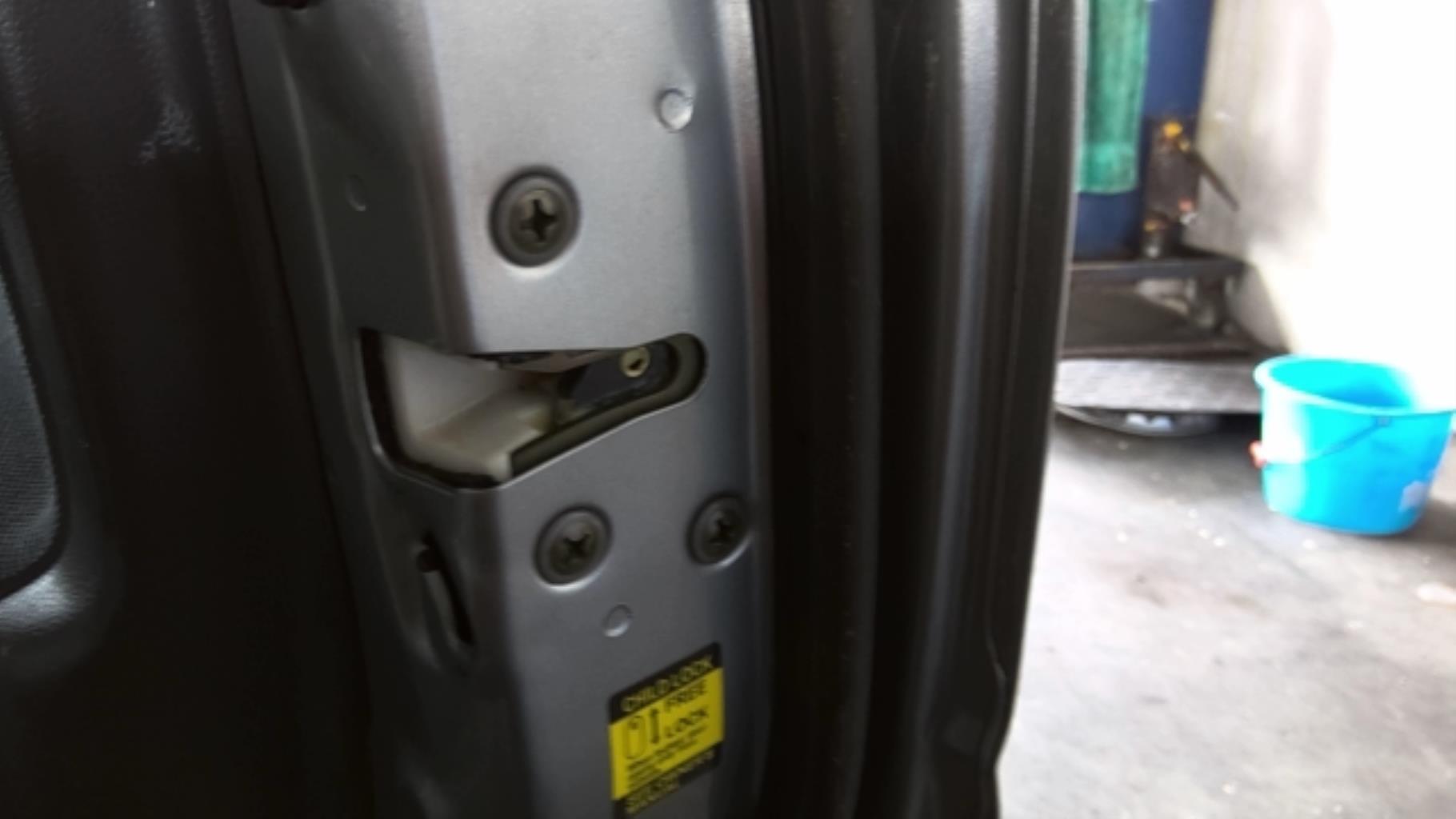 Serratura posteriore destra SUBARU JUSTY 2 BREAK Gasolina - 1