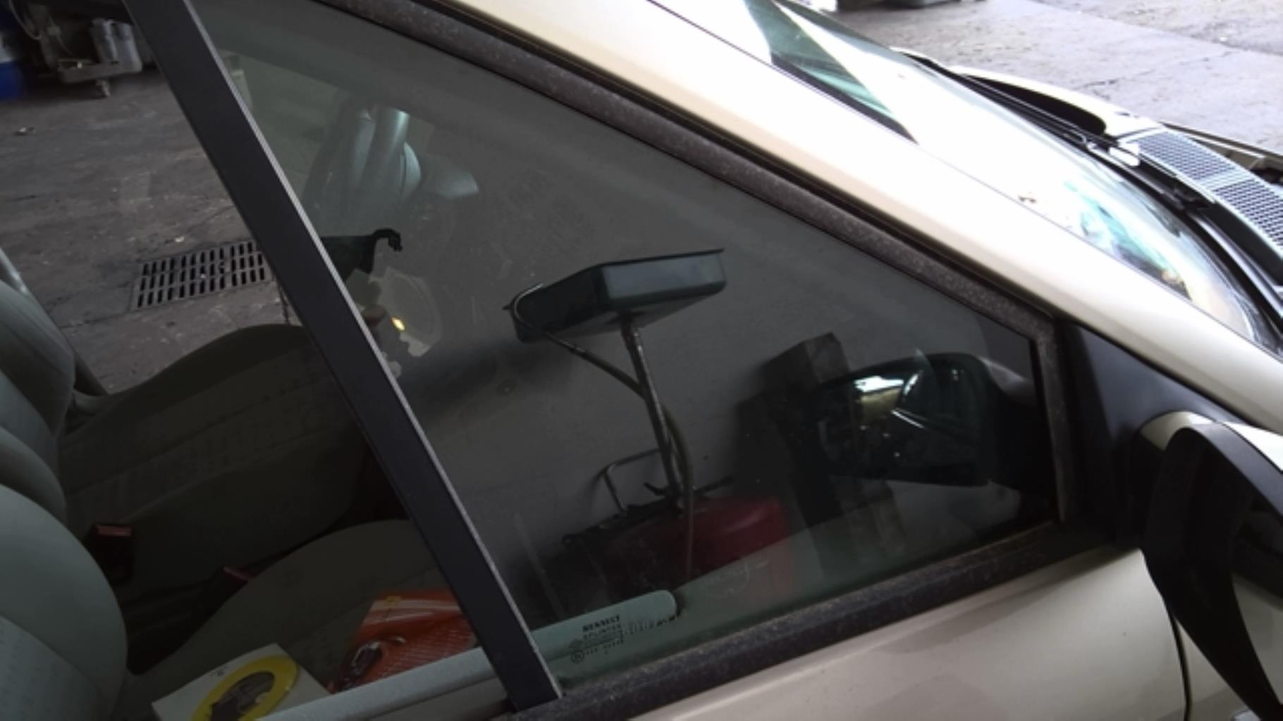 Ventanilla triangular delantera derecha (puerta) RENAULT SCENIC 2 PHASE 1 Diésel - 1