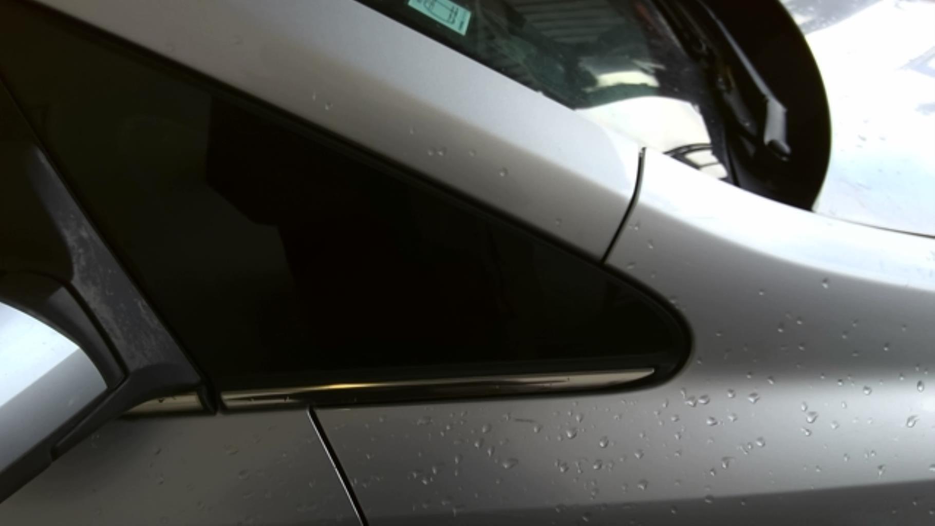 Custode avant droit OPEL ZAFIRA B PHASE 2 Diesel - 1