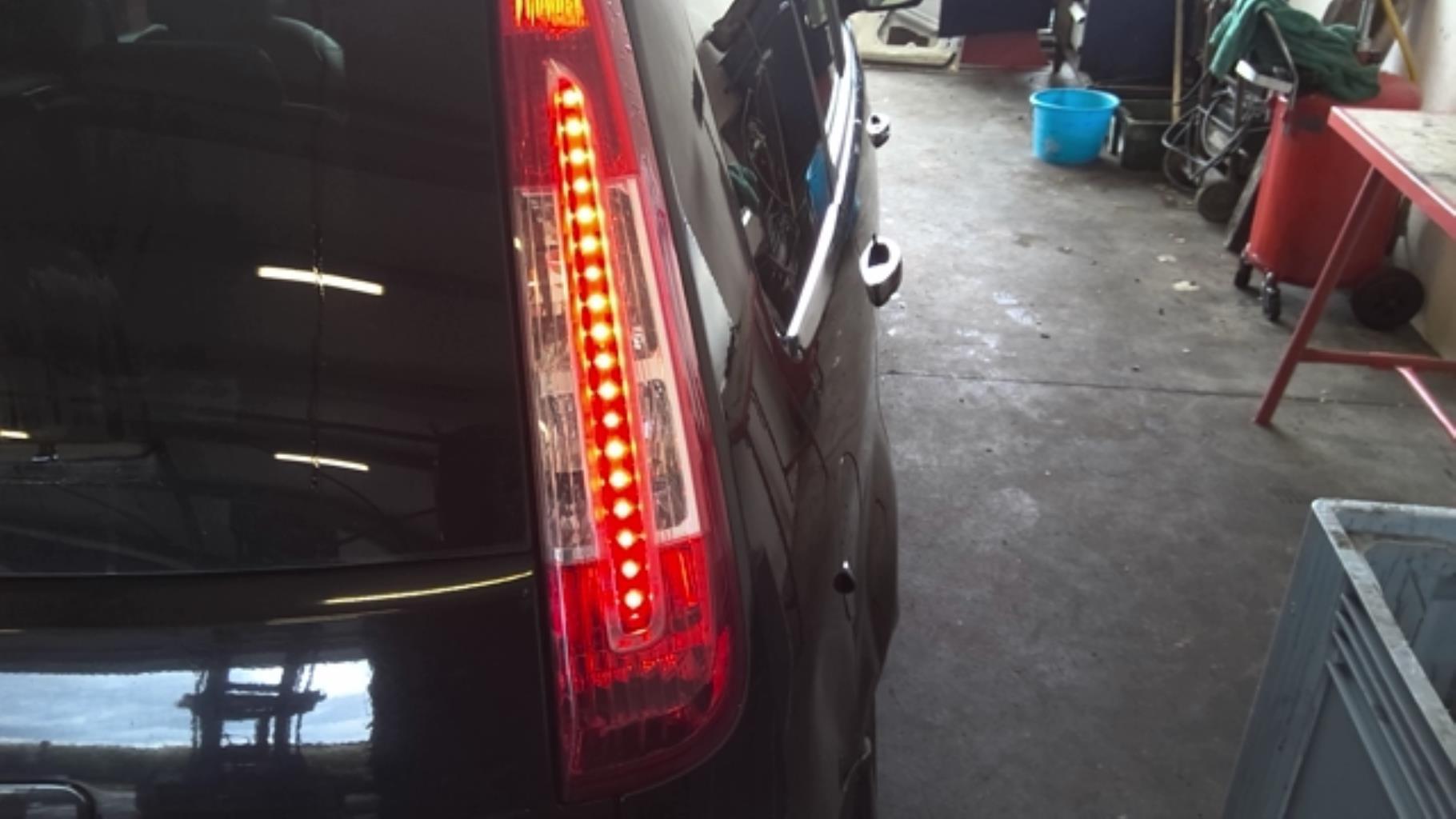 Fanale posteriore principale destro (luci) FORD C-MAX 1 PHASE 2  - 1