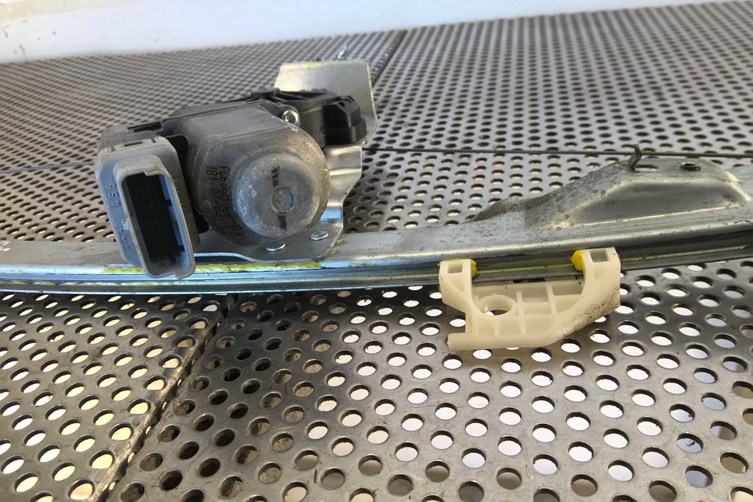 Alzacristalli elettrico posteriore sinistro CITROEN C4 GRAND PICASSO 1 Diésel - 1