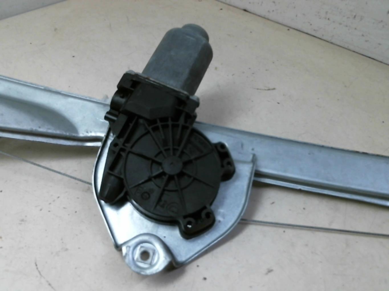 Alzacristalli elettrico posteriore sinistro RENAULT CLIO 3 PHASE 2 Diésel - 1