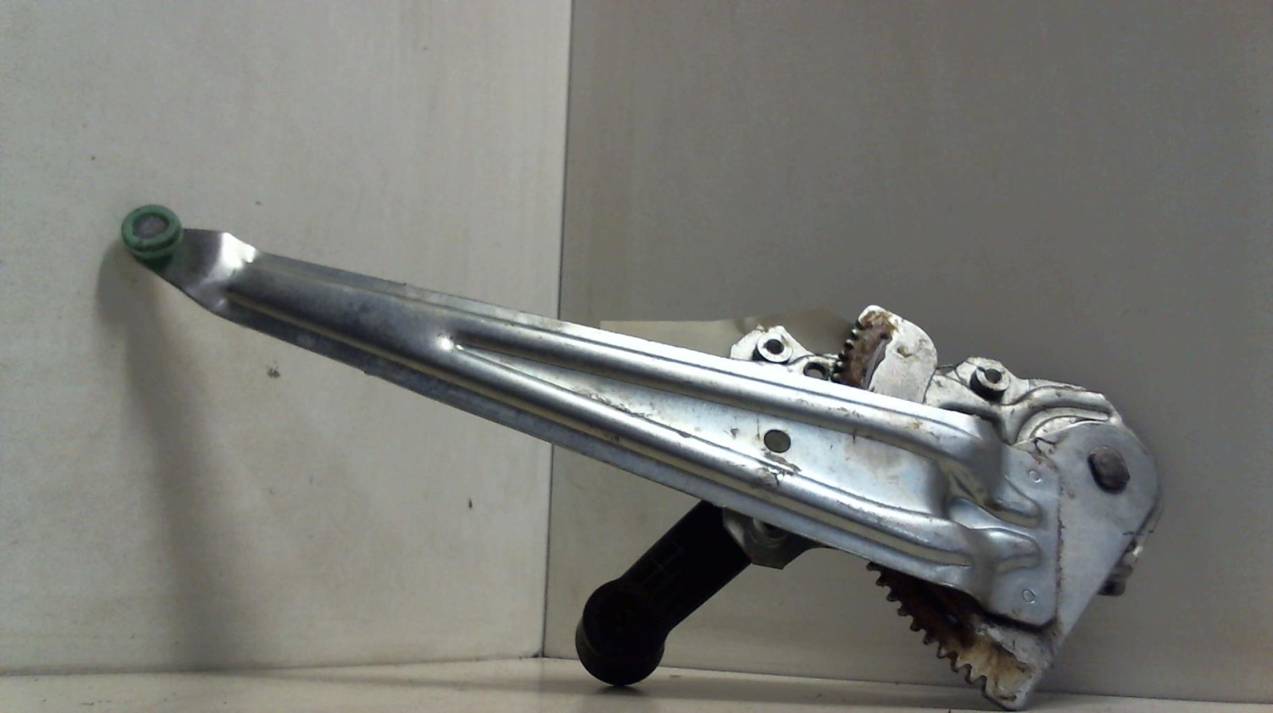 Alzacristalli manuale posteriore destro SUZUKI SWIFT 3 Diésel - 1