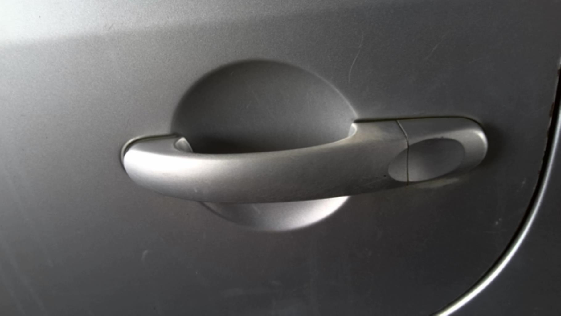 Maniglia portiera posteriore sinistra VOLKSWAGEN TOURAN 1  - 1