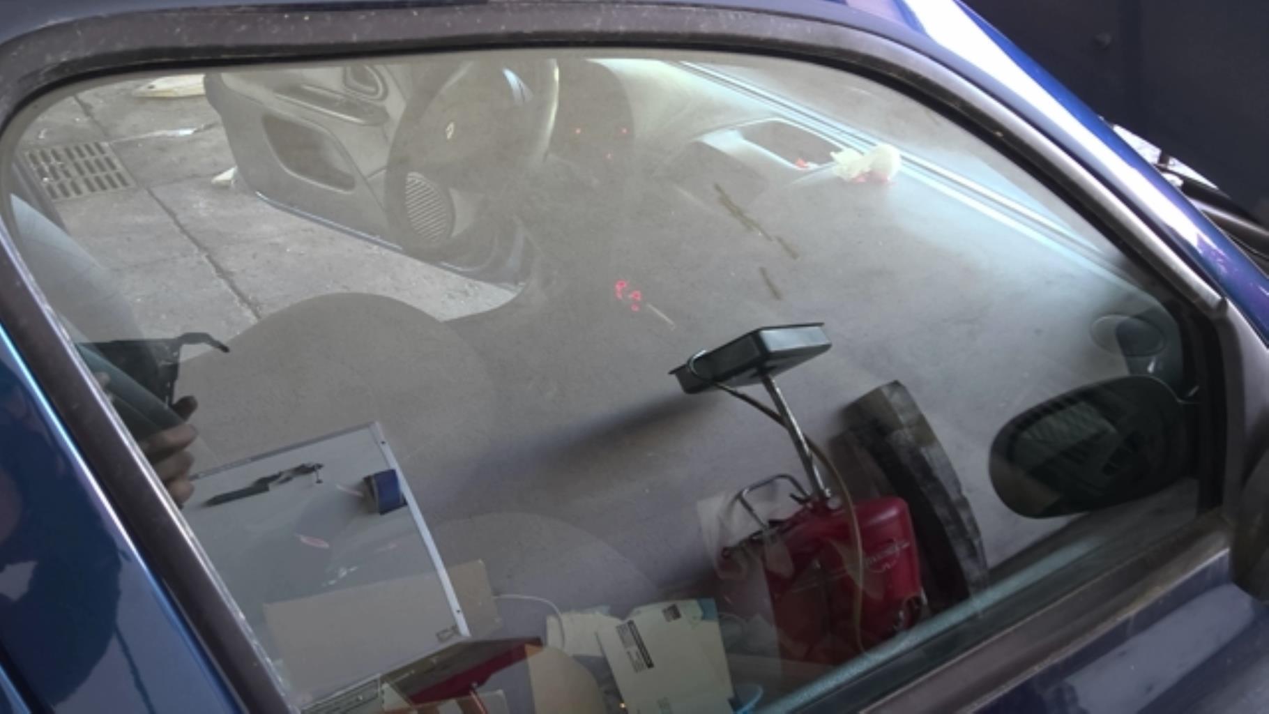Vitre avant droit RENAULT CLIO 2 PHASE 2 Essence - 1