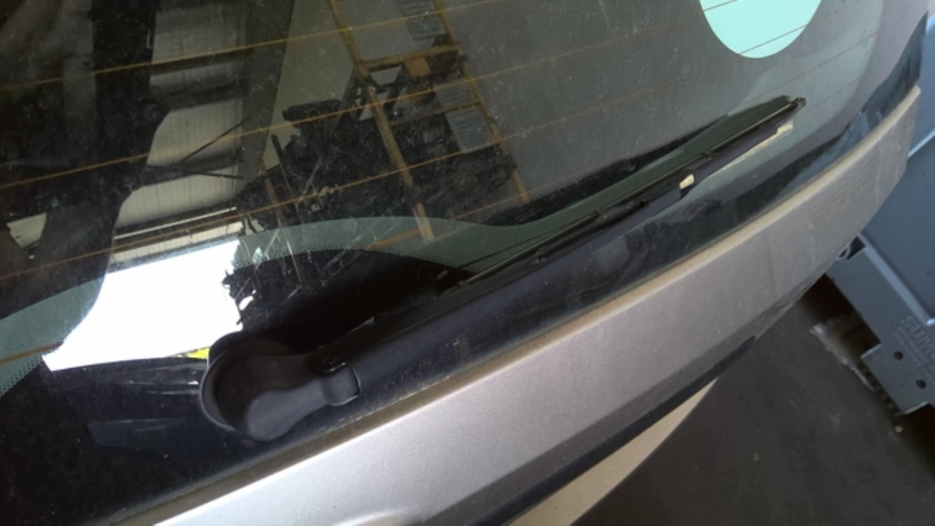 Braccio tergicristallo posteriore FORD FIESTA 5 PHASE 1 Gasolina - 1