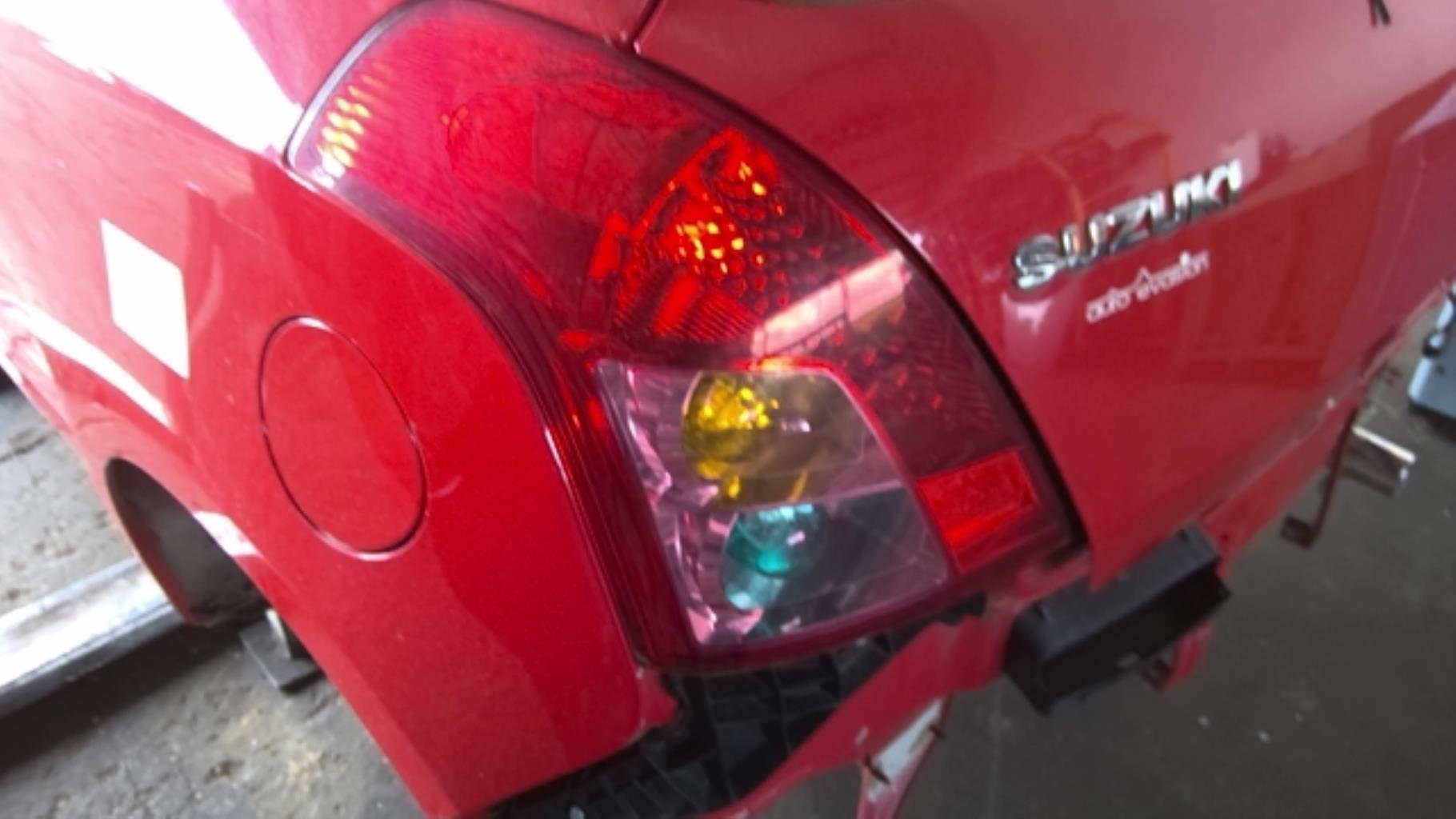 Fanale posteriore principale sinistro (luci) SUZUKI SWIFT 3 Diésel - 1