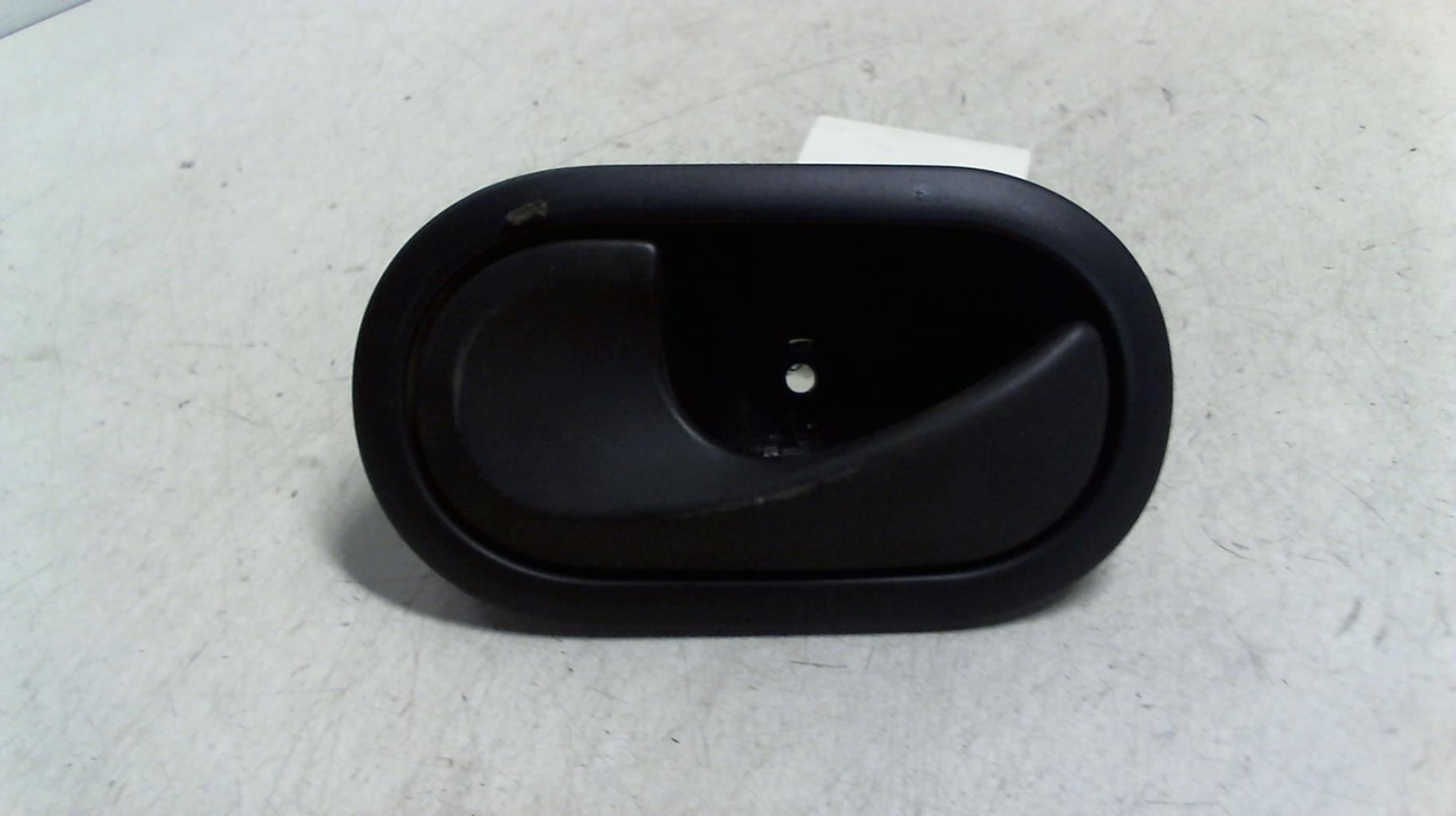 Maniglia interna posteriore sinistra RENAULT CLIO 3 PHASE 1 Diésel - 1