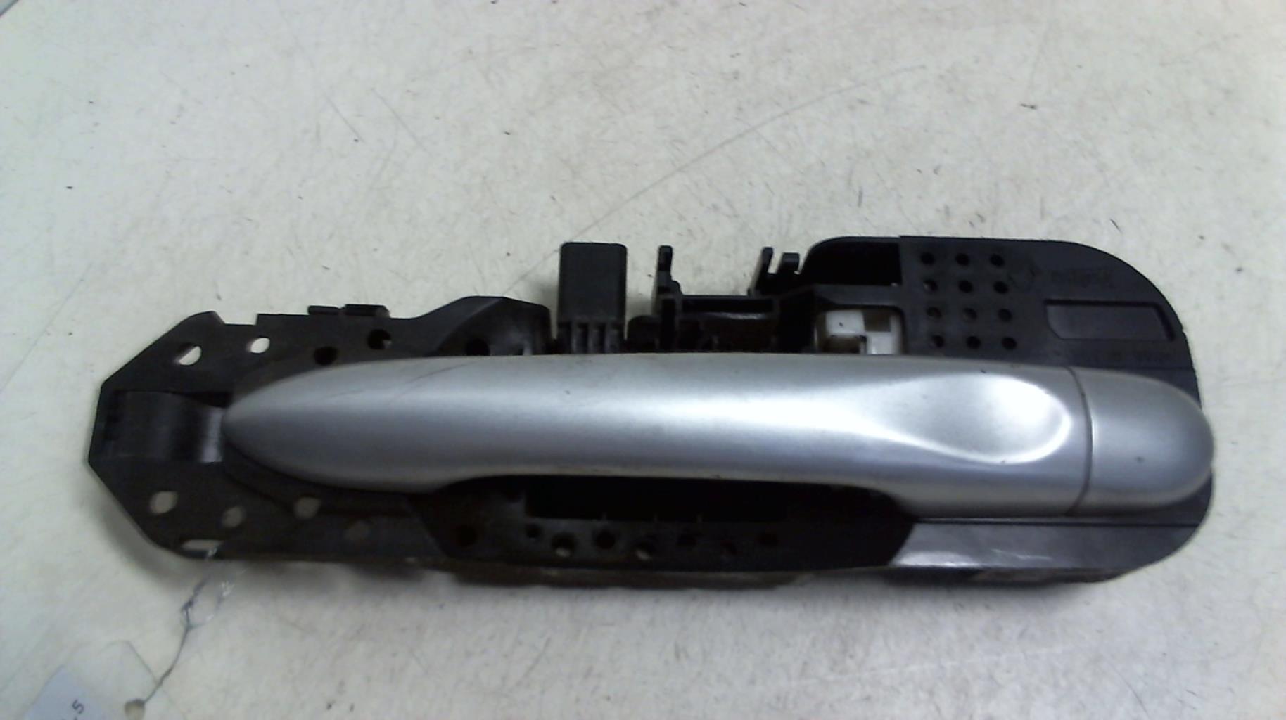 Maniglia portiera posteriore destra RENAULT MEGANE 3 PHASE 1 Diésel - 1