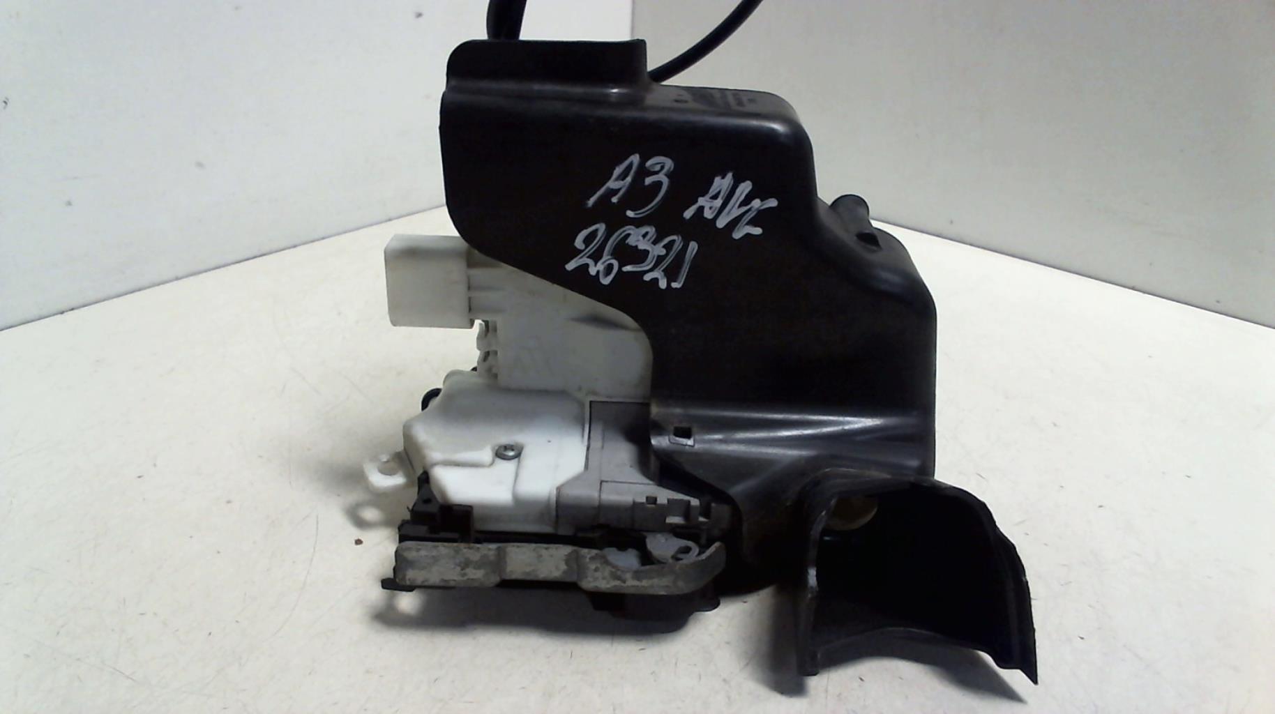 Serrure avant gauche AUDI A3 3 PHASE 1 Diesel - 1