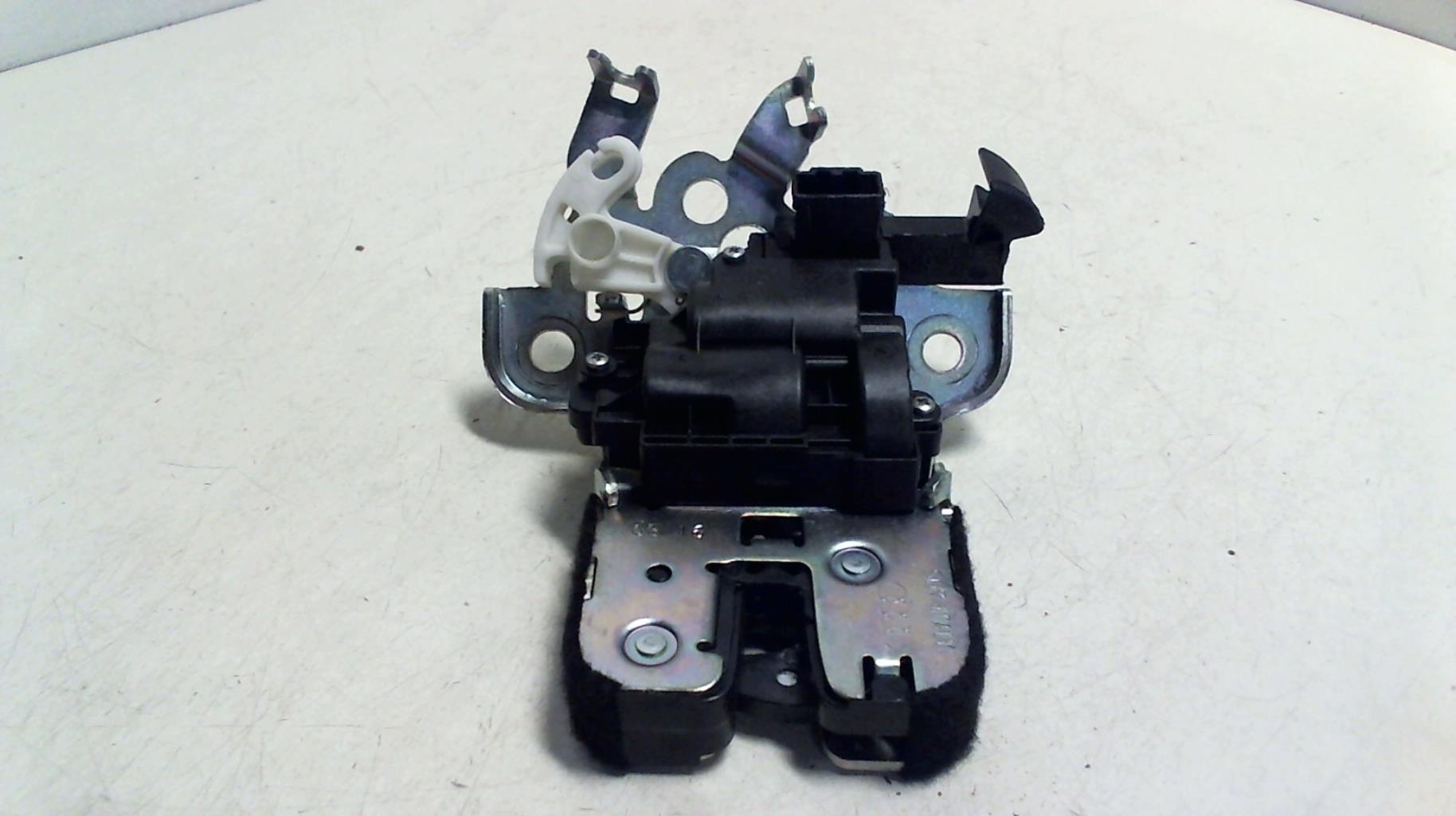 Serrure de coffre AUDI A3 3 PHASE 1 Diesel - 1