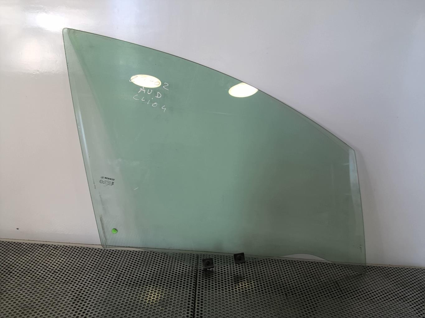 Vitre avant droit RENAULT CLIO 4 PHASE 1 Diesel - 1