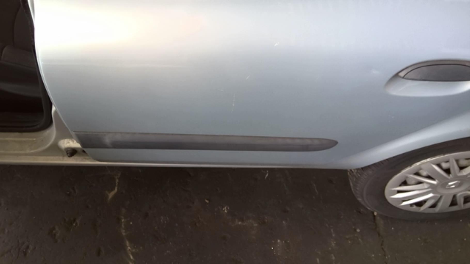 Modanatura portiera posteriore sinistra  RENAULT CLIO 2 PHASE 2 Diésel - 1