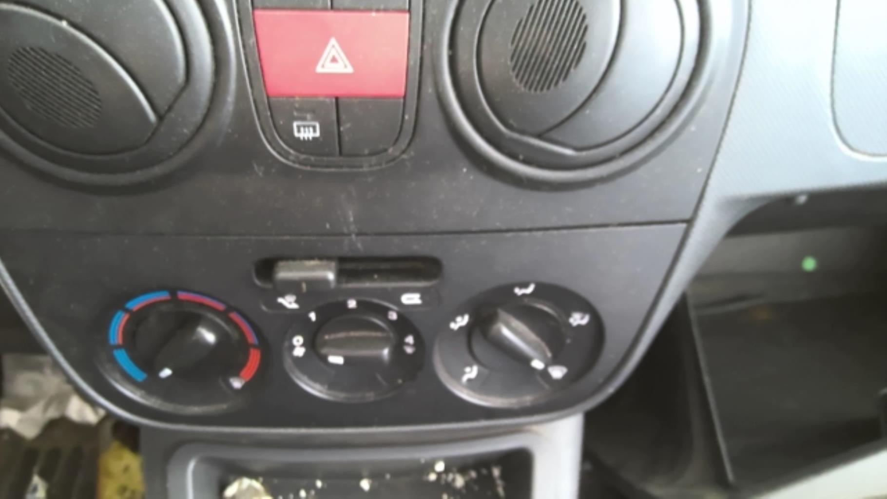Commande chauffage PEUGEOT BIPPER Diesel - 1