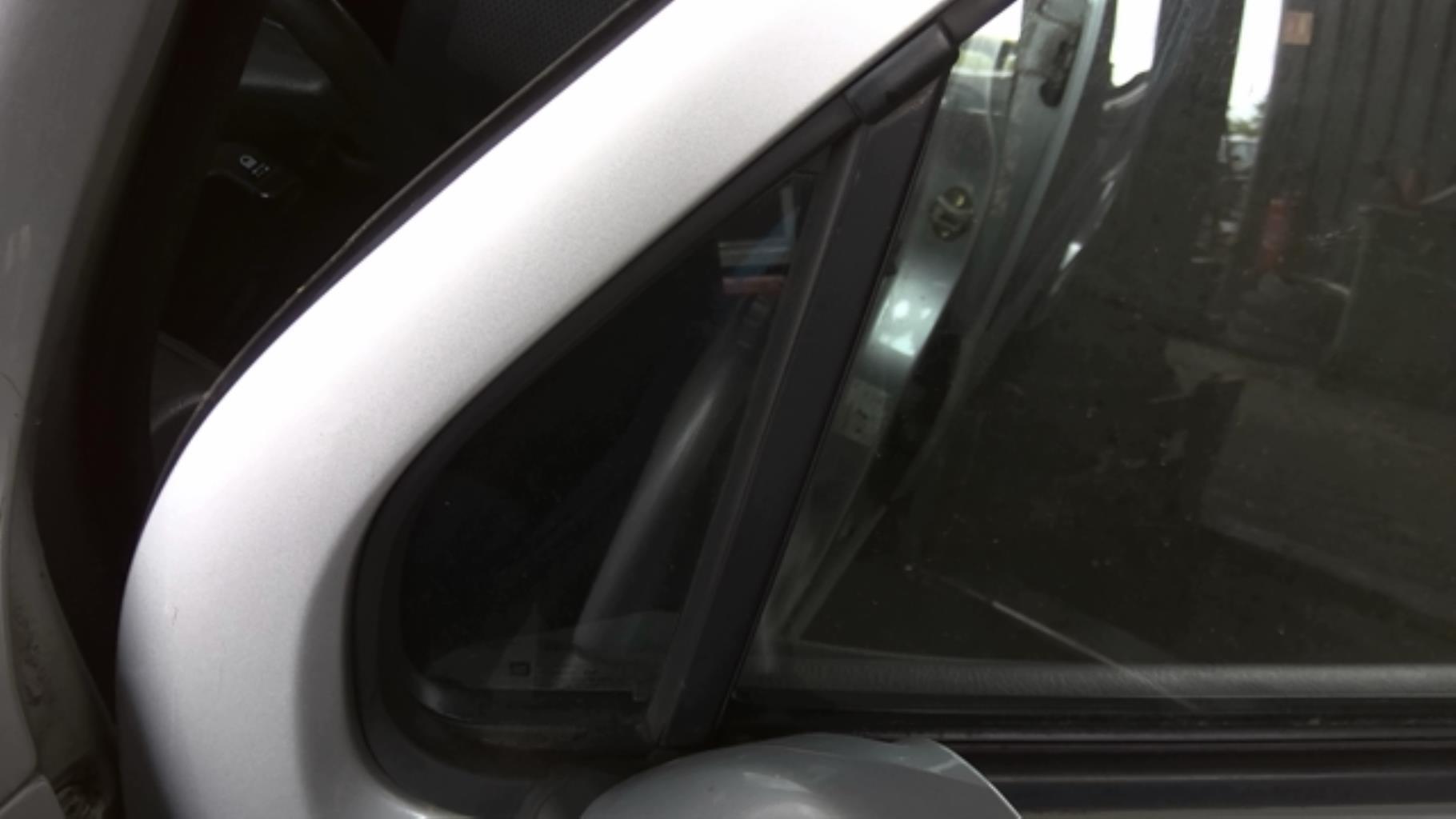 Ventanilla triangular delantera izquierda (puerta) OPEL AGILA A Gasolina - 1
