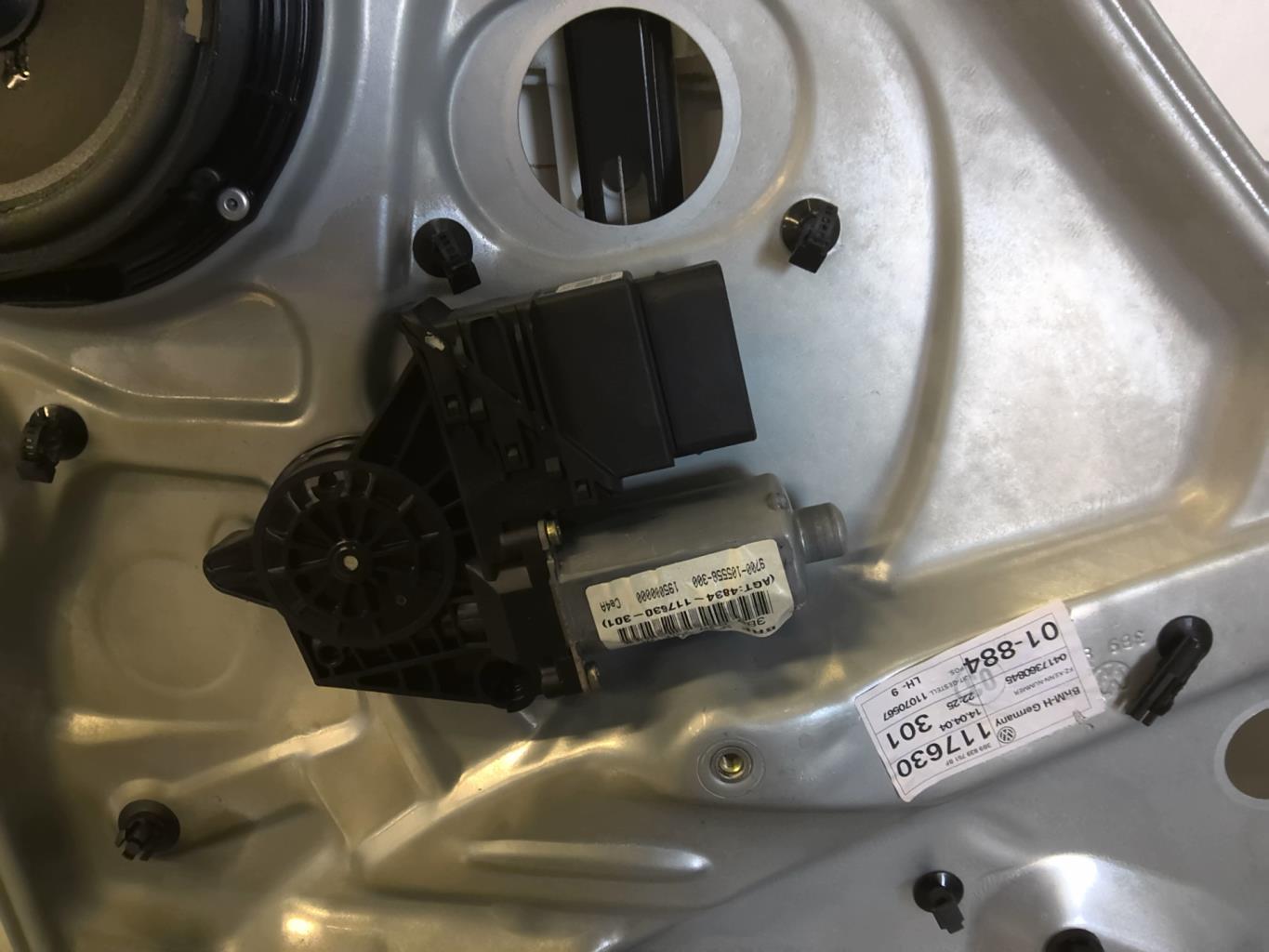 Alzacristalli elettrico posteriore sinistro VOLKSWAGEN PASSAT 4 PHASE 2 BREAK Diésel - 1