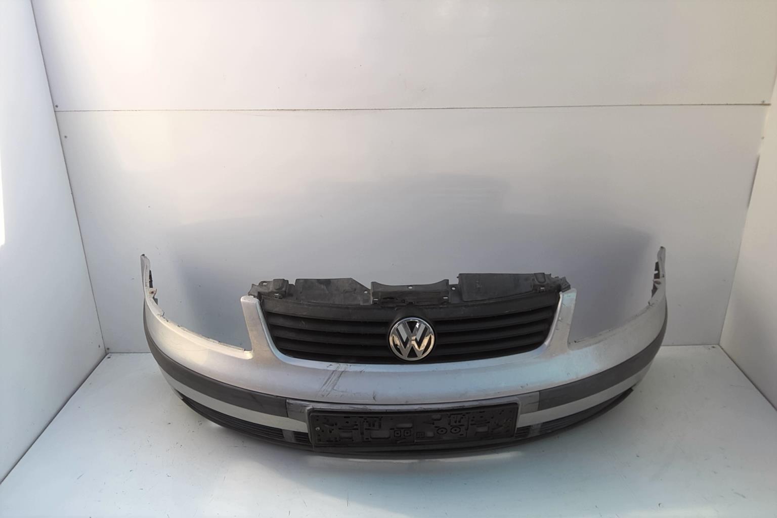Pare choc avant VOLKSWAGEN PASSAT 4 Essence - 1