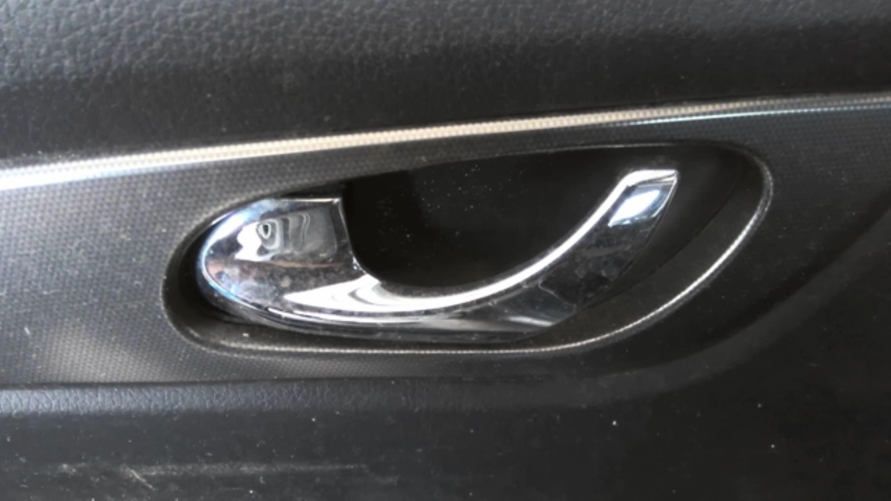 Maniglia interna posteriore sinistra NISSAN QASHQAI 2 PHASE 2 Diésel - 1