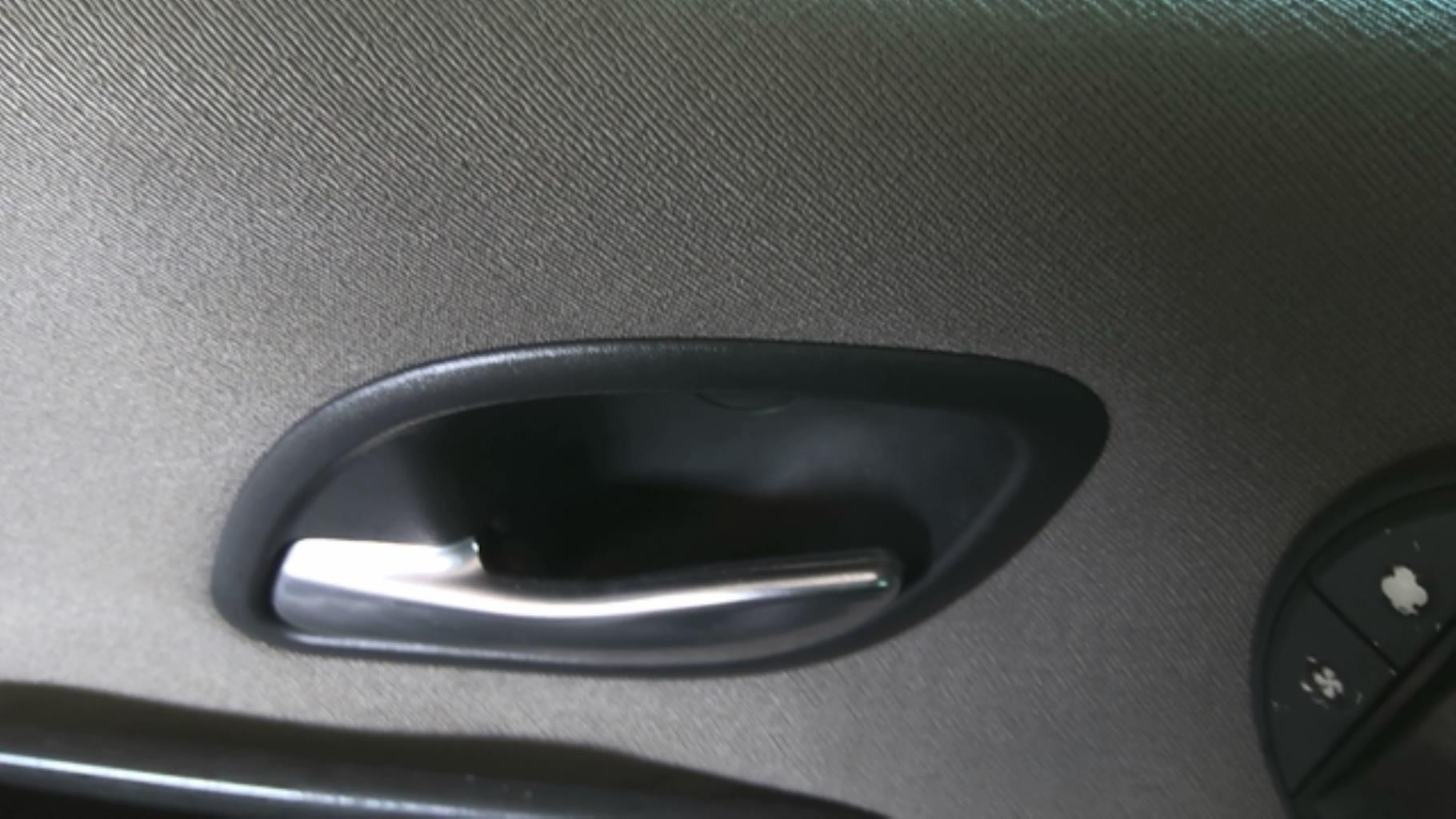 Maniglia interna posteriore sinistra RENAULT GRAND ESPACE 4 PHASE 1 Gasolina - 1