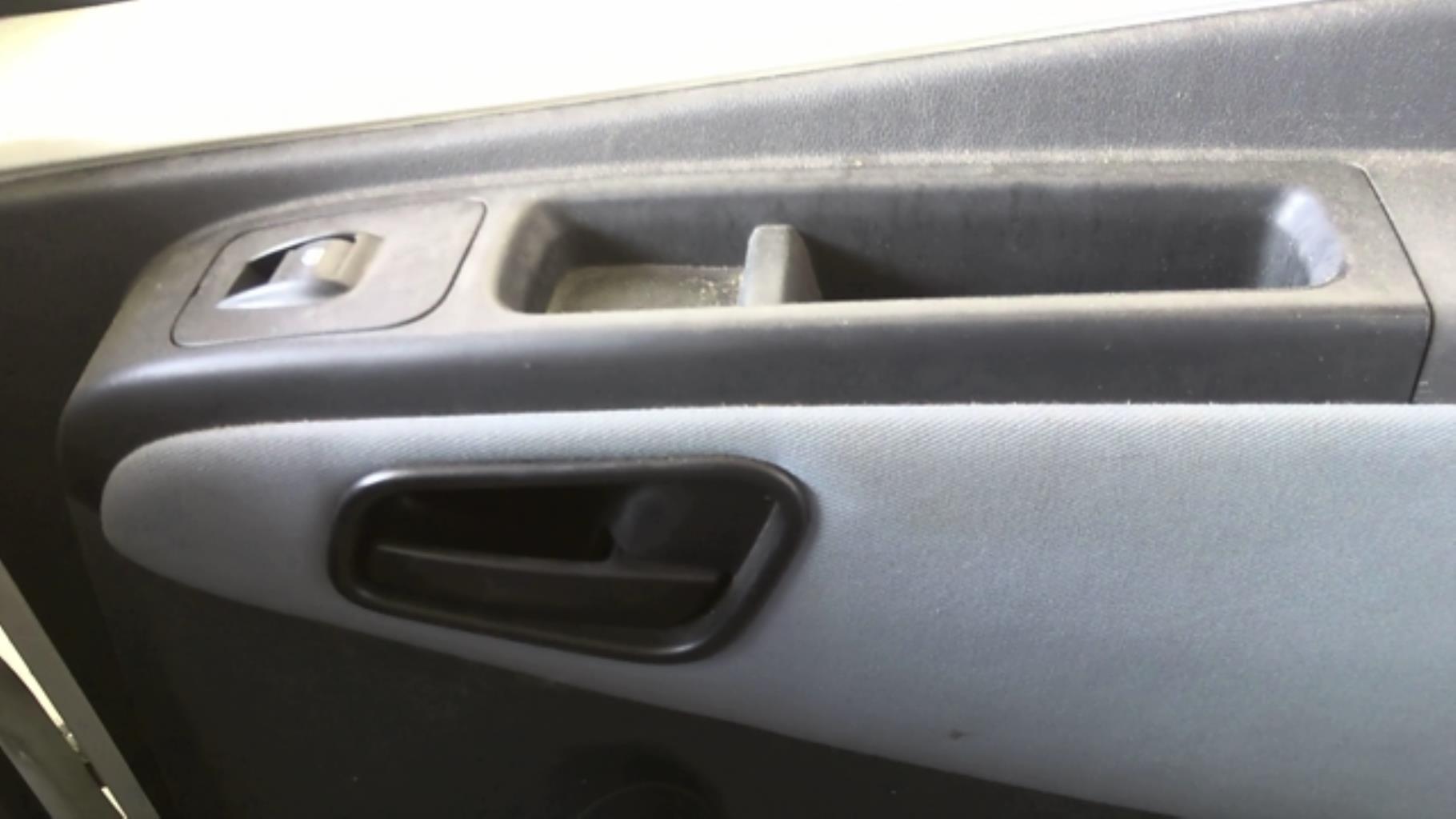 Maniglia interna anteriore destra PEUGEOT BIPPER Diésel - 1