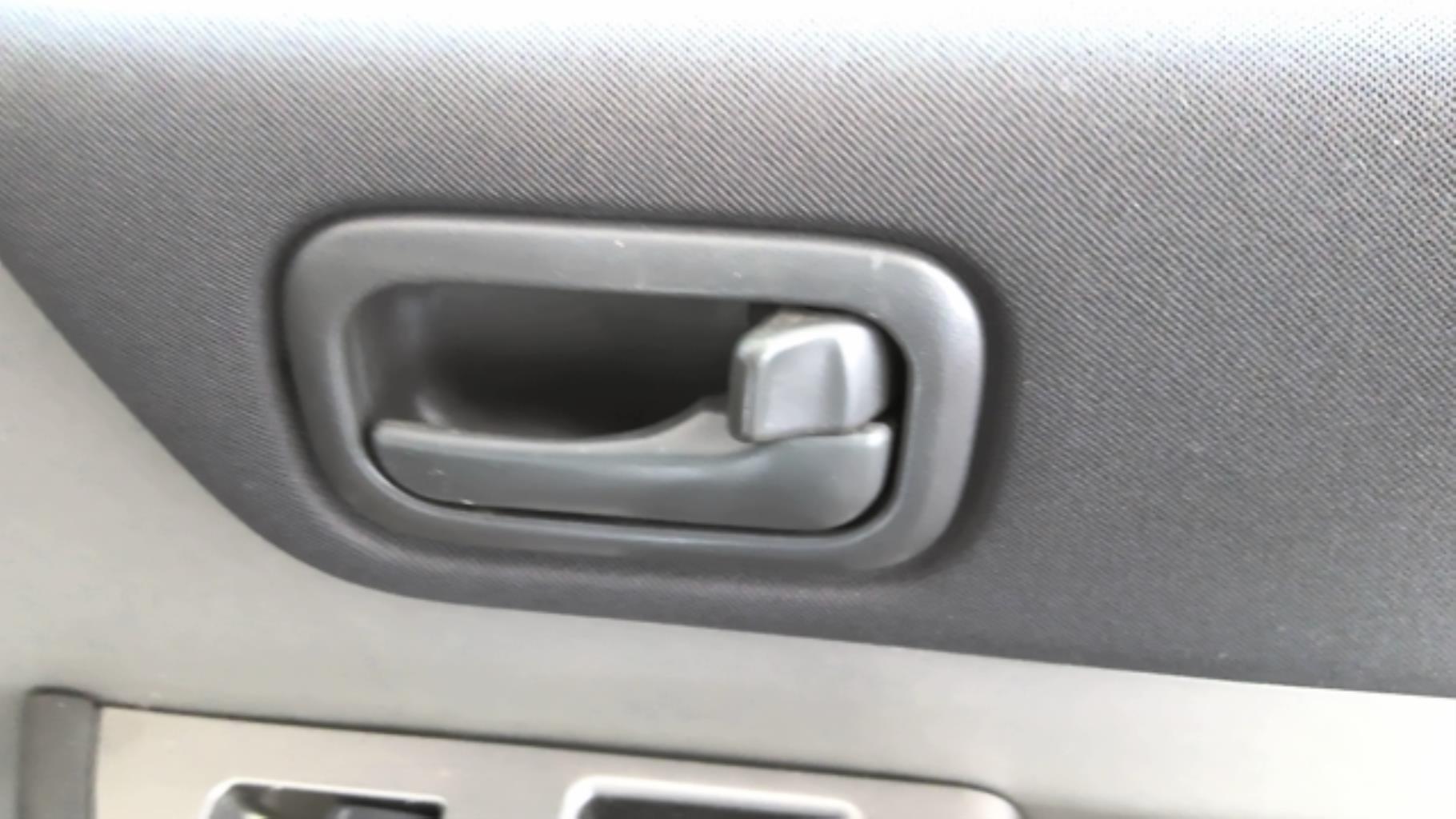 Maniglia interna anteriore destra NISSAN X-TRAIL 1 PHASE 2 Diésel - 1