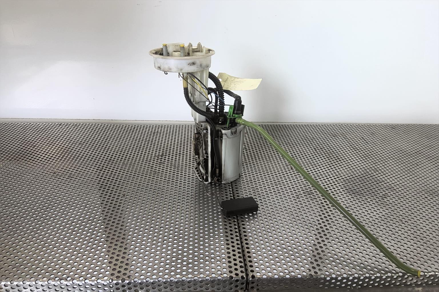 Pompe à carburant AUDI A4 2 AVANT PHASE 2 BREAK Diesel - 1