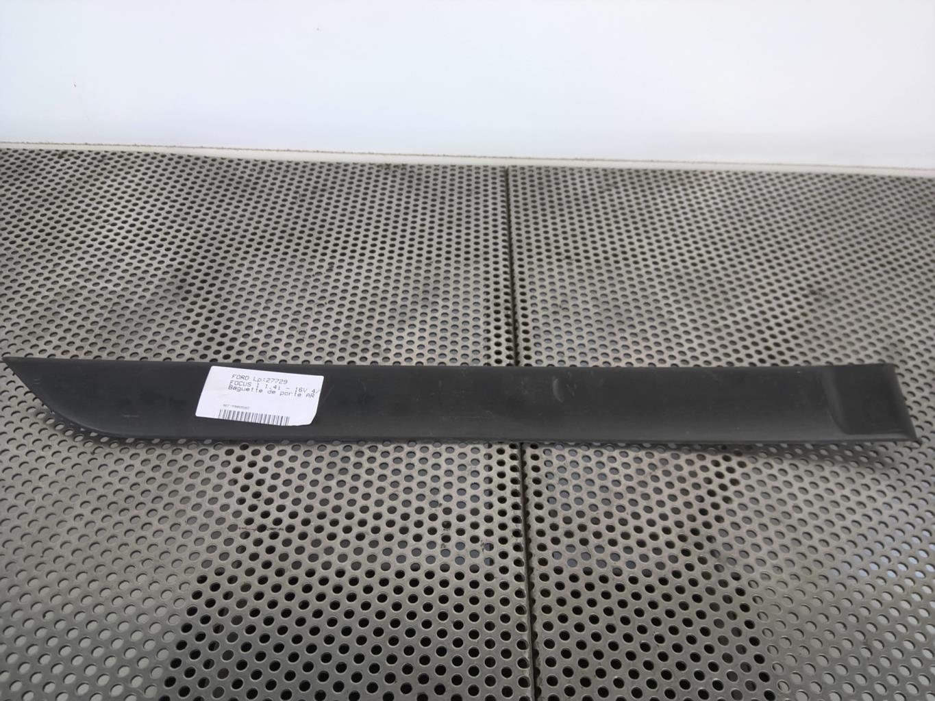 Modanatura portiera posteriore destra FORD FOCUS 1 Gasolina - 1