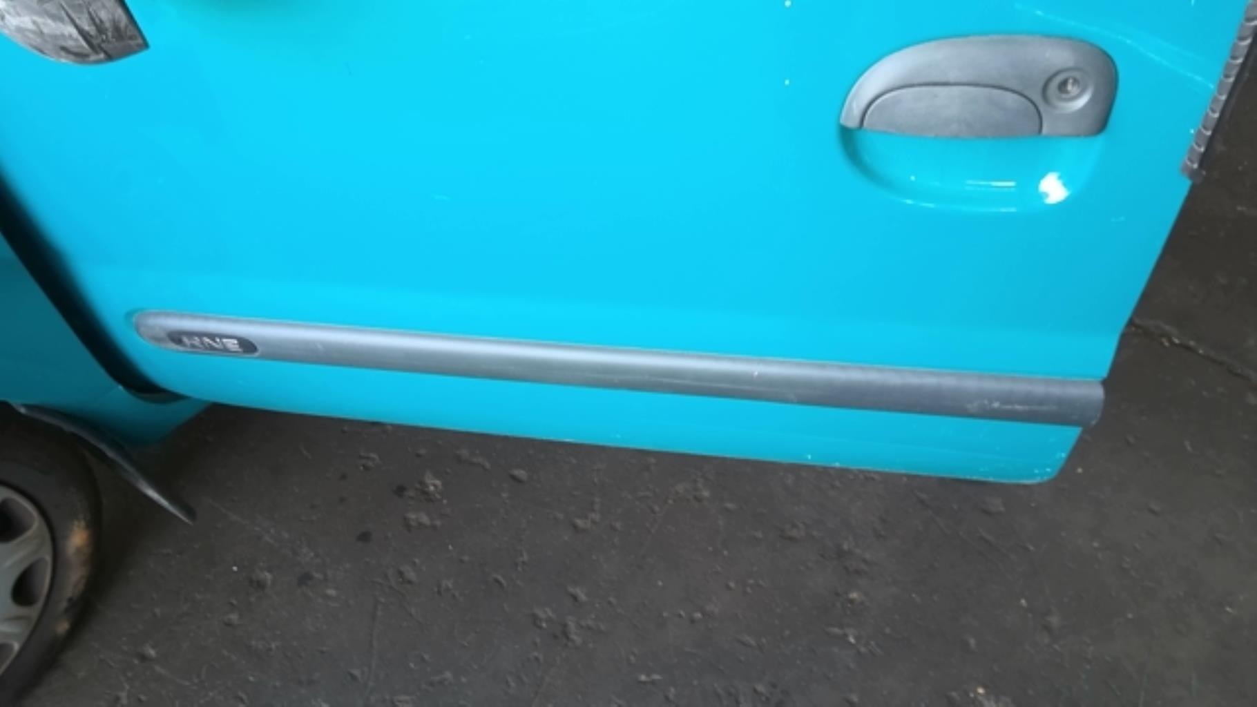 Modanatura portiera anteriore sinistra RENAULT KANGOO 1 PHASE 1 Gasolina - 1