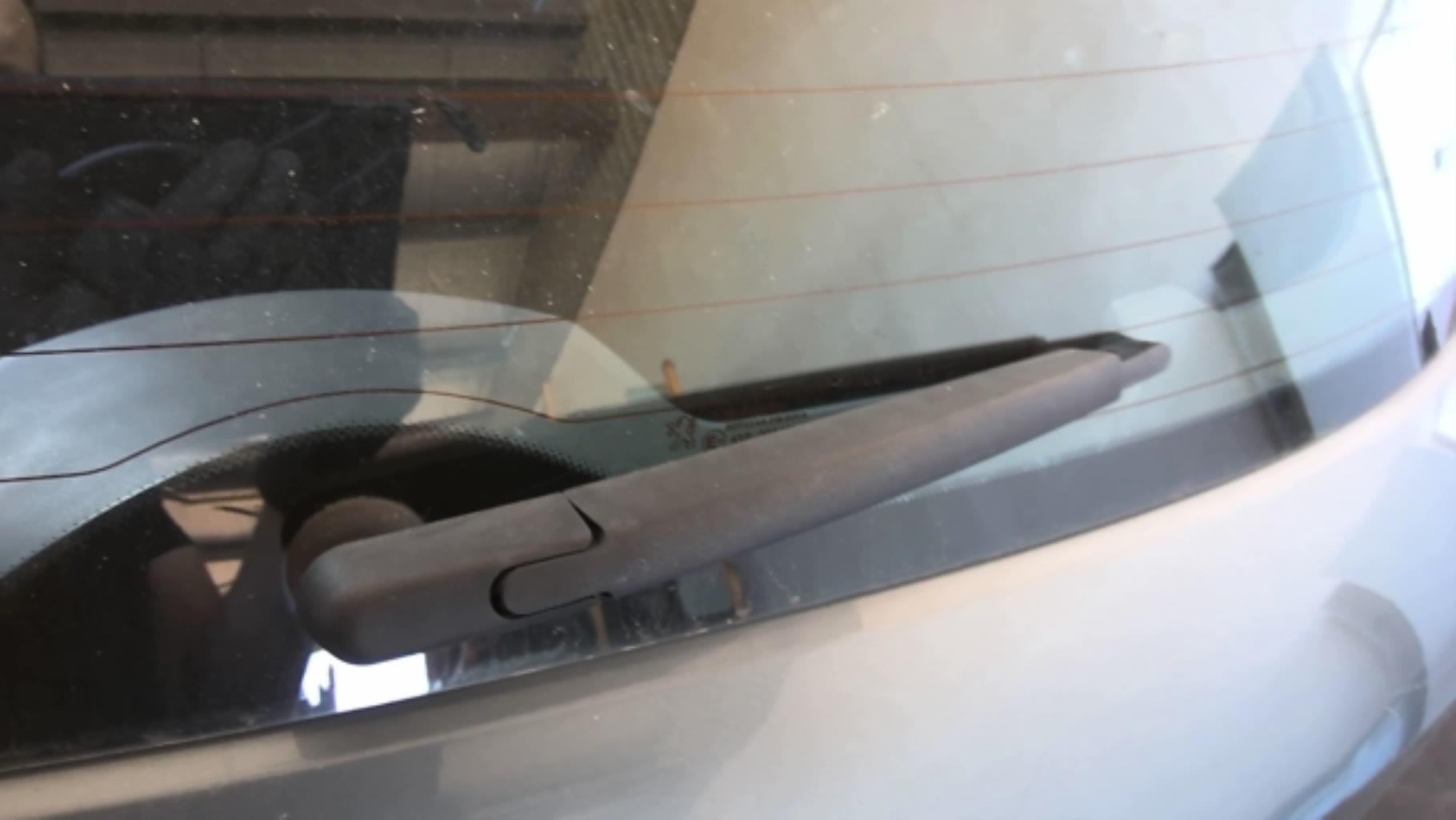 Braccio tergicristallo posteriore PEUGEOT 308 1 PHASE 1 Diésel - 1