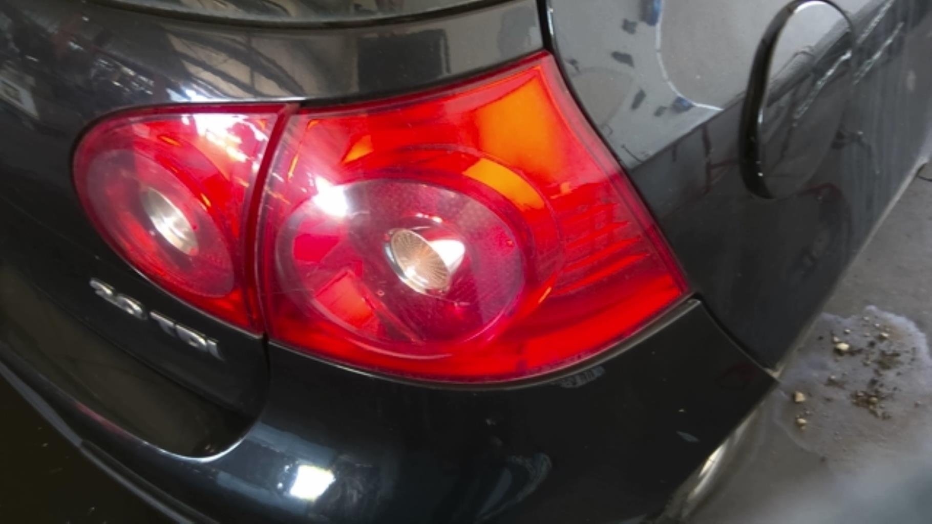 Fanale posteriore principale destro (luci) VOLKSWAGEN GOLF 5 Diésel - 1
