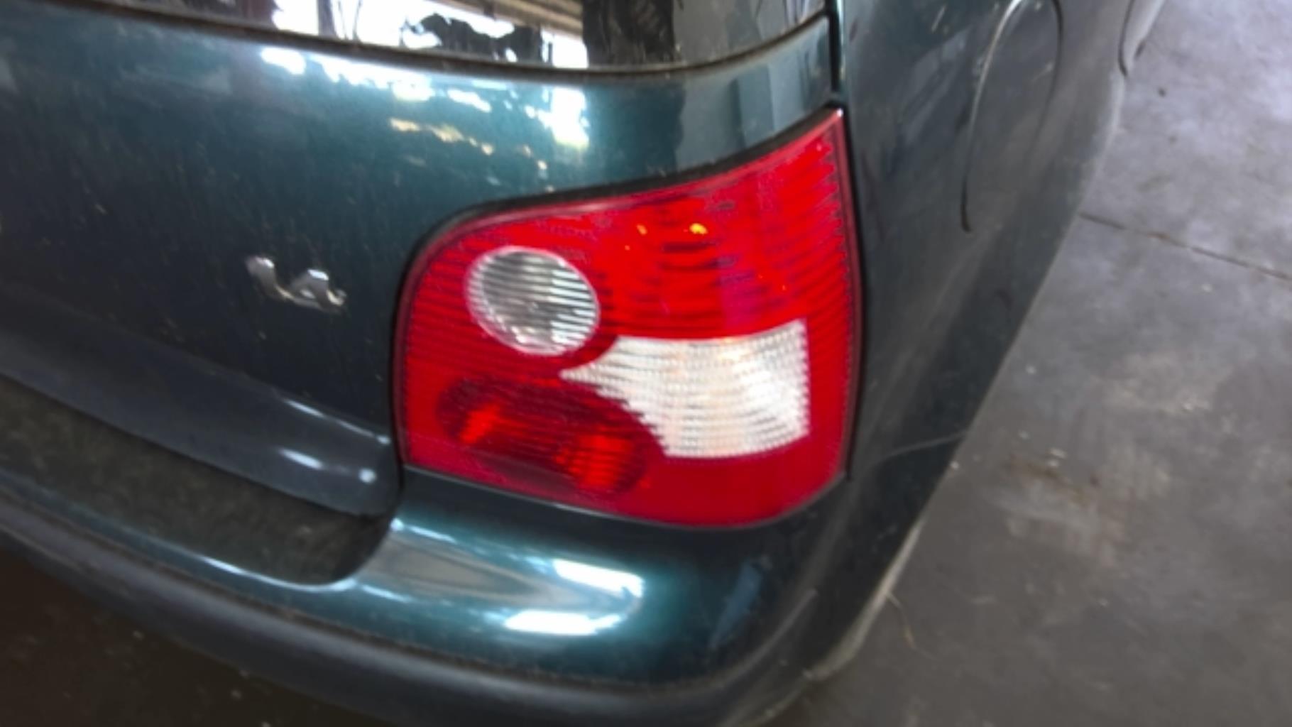 Fanale posteriore principale destro (luci) VOLKSWAGEN POLO 4 PHASE 1 Gasolina - 1