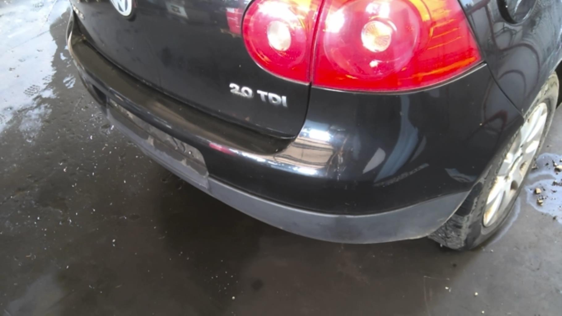 Pare choc arriere VOLKSWAGEN GOLF 5 Diesel - 1
