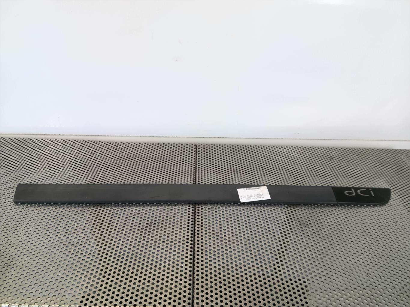 Modanatura portiera anteriore destra RENAULT MEGANE 2 PHASE 1 Diésel - 1