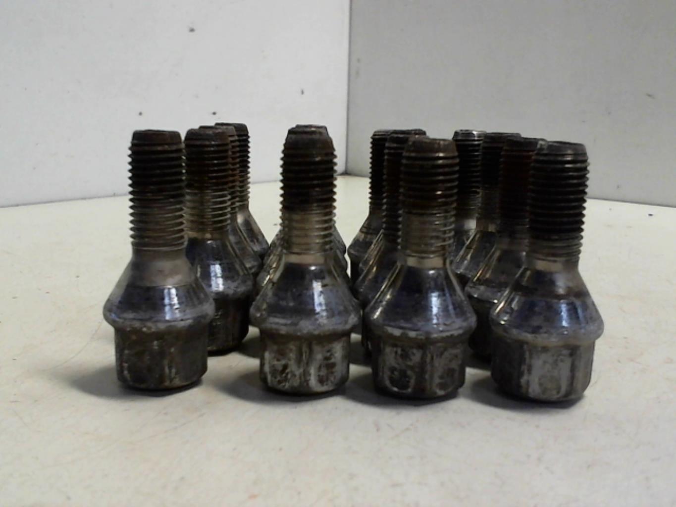 Ecrous RENAULT R25 PHASE 1 Essence - 1