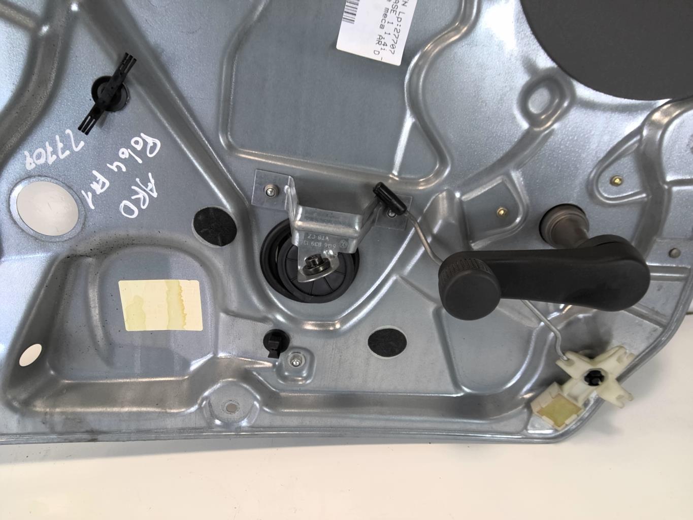 Alzacristalli manuale posteriore destro VOLKSWAGEN POLO 4 PHASE 1 Gasolina - 1