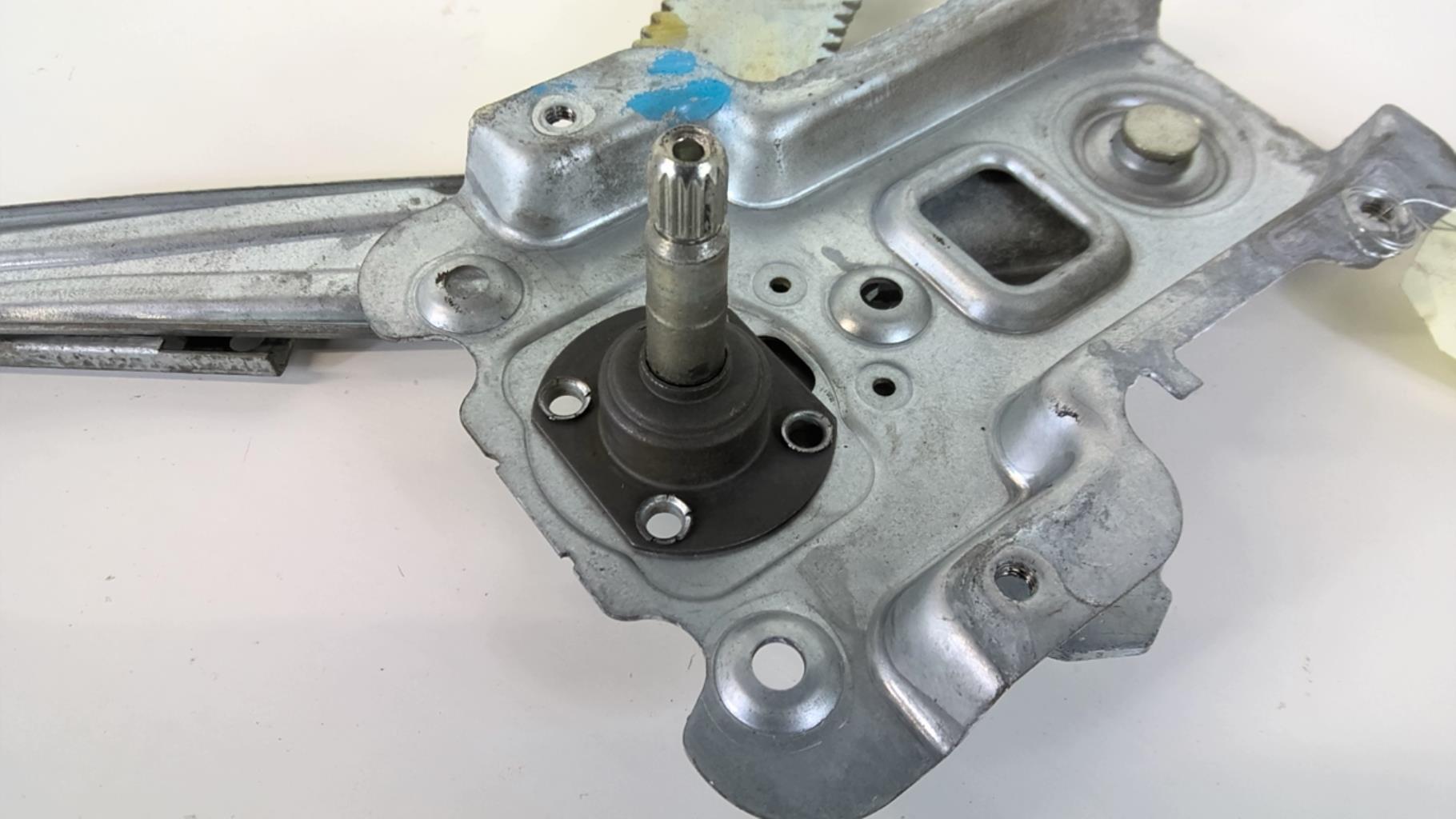 Alzacristalli manuale posteriore destro NISSAN MICRA 3 PHASE 1 Diésel - 1