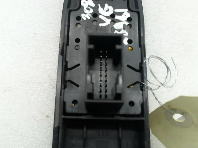 Interruttore lavacristalli anteriore sinistro PEUGEOT 308 1 SW PHASE 1 BREAK Diésel - 1