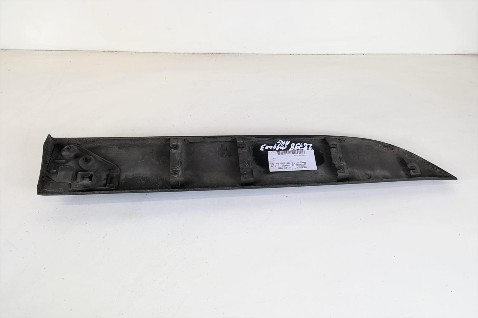 Modanatura portiera posteriore sinistra  RENAULT MEGANE 3 PHASE 1 Diésel - 1