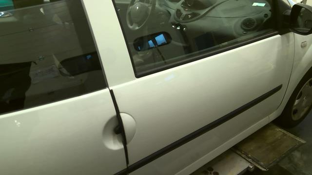 Porte avant droit RENAULT TWINGO 2 PHASE 1 Essence - 1