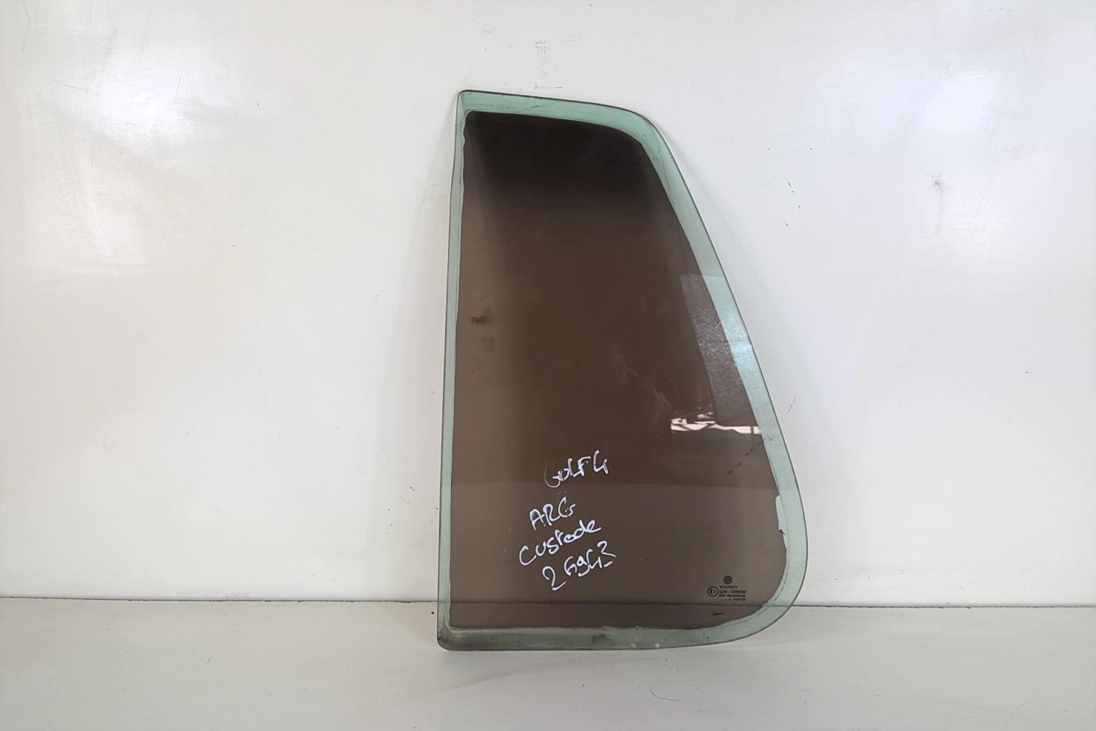Ventanilla triangular trasera izquierda (puerta) VOLKSWAGEN GOLF 4 Diésel - 1
