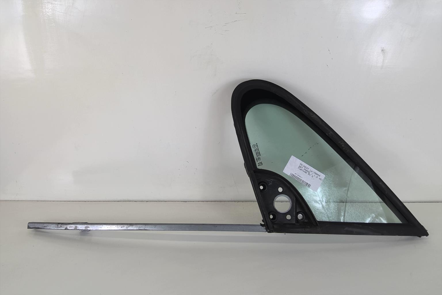 Ventanilla triangular delantera izquierda (puerta) PEUGEOT 307 PHASE 1 Diésel - 1