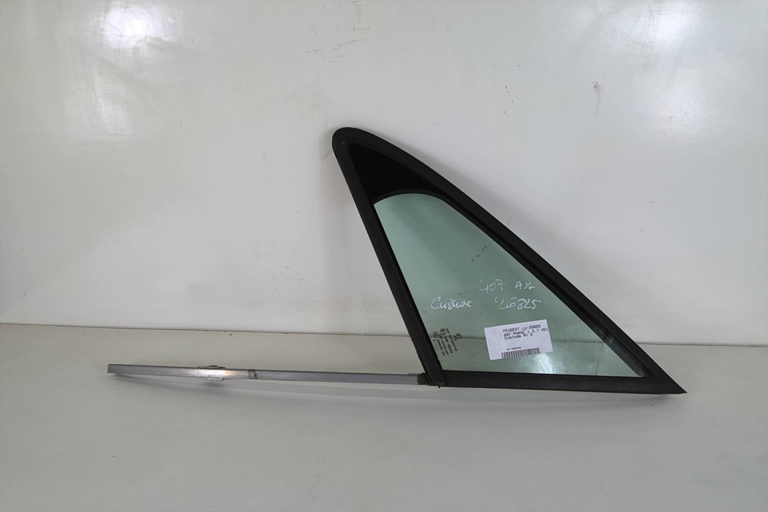 Ventanilla triangular delantera izquierda (puerta) PEUGEOT 407 PHASE 1 Diésel - 1