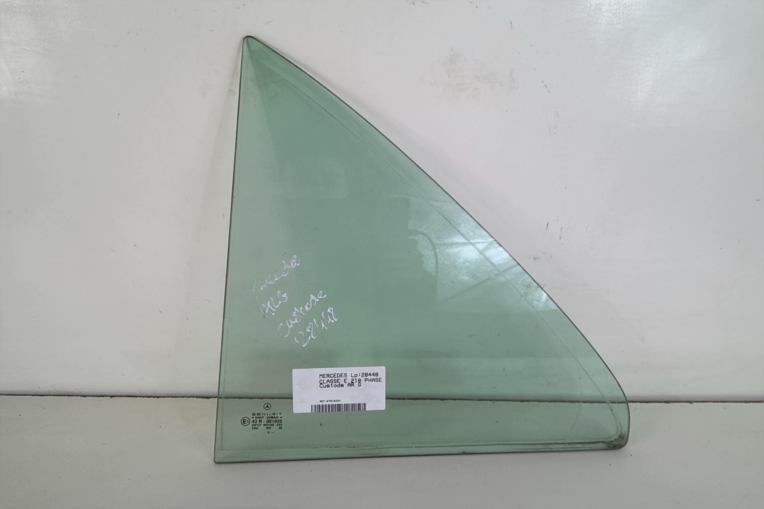 Ventanilla triangular trasera izquierda (puerta) MERCEDES CLASSE E 210 PHASE 1 Gasolina - 1