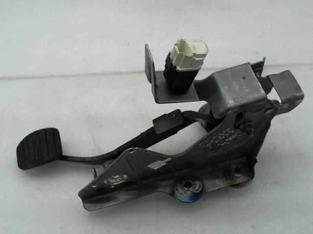 Pedale de frein RENAULT CLIO 4 PHASE 1 Diesel - 1