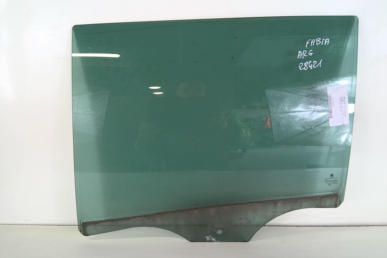 Vitre arriere gauche SKODA FABIA 3 PHASE 1 Essence - 1