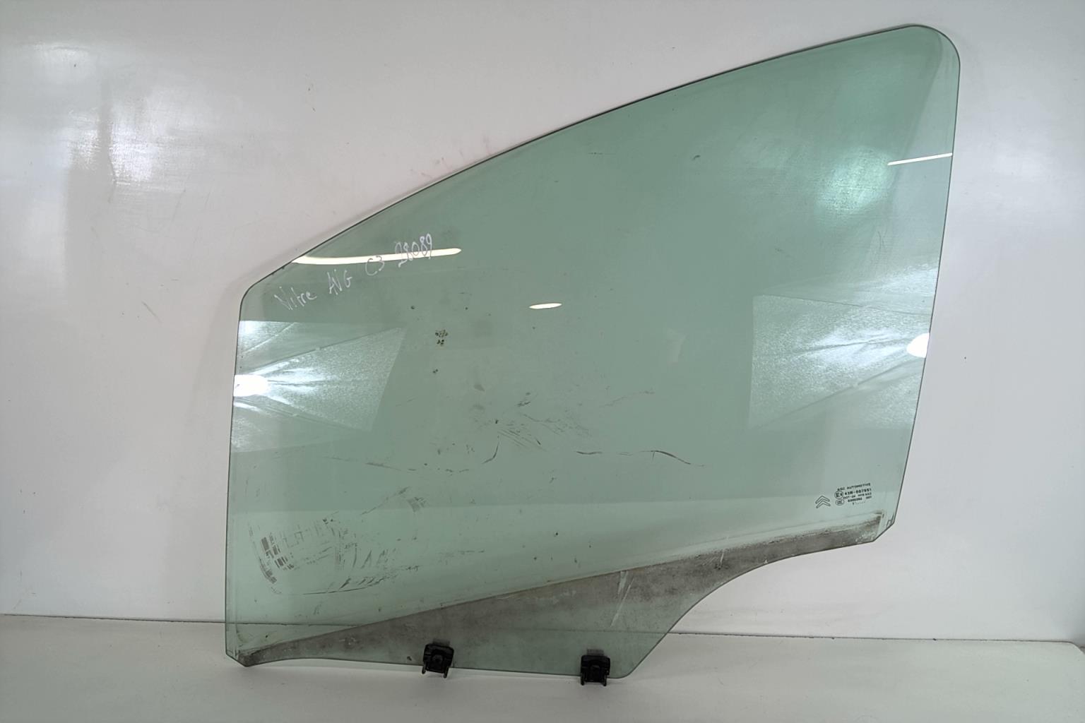 Vitre avant gauche CITROEN C3 2 PHASE 1 Diesel - 1