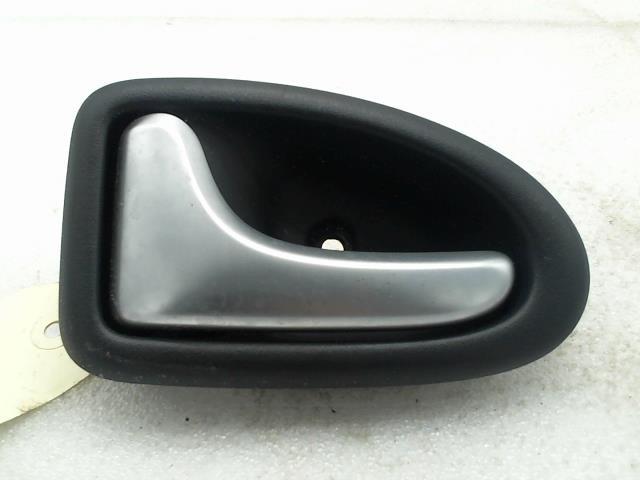 Maniglia interna posteriore sinistra RENAULT CLIO 2 PHASE 2 Gasolina - 1